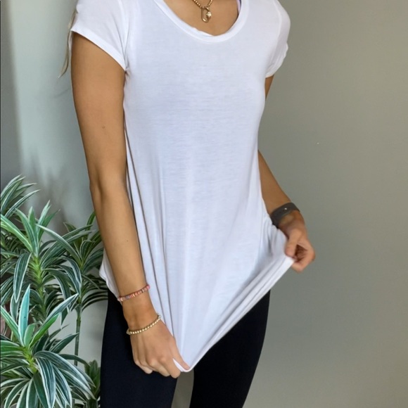 Boutique basic white tee - Picture 3 of 3